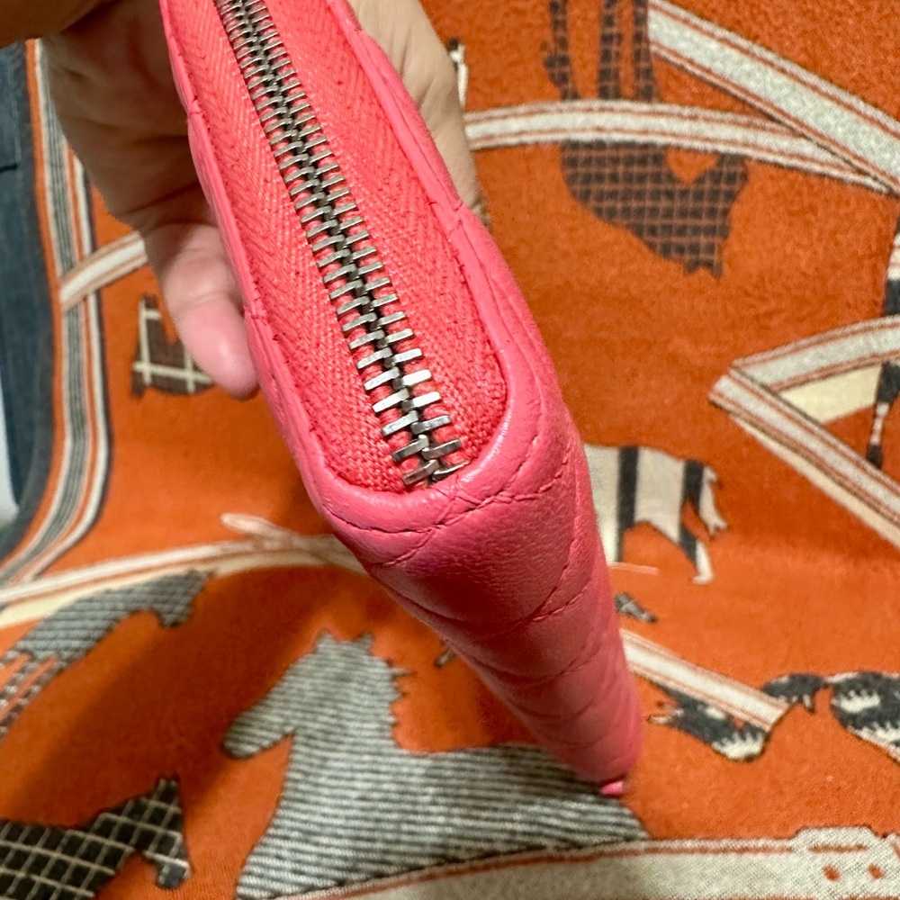 CHANEL ❤️🌟 PINK ZIPPY WALLET WITH GREEN MONOGRAM INTERIOR⭐️ - Picture 4 of 9